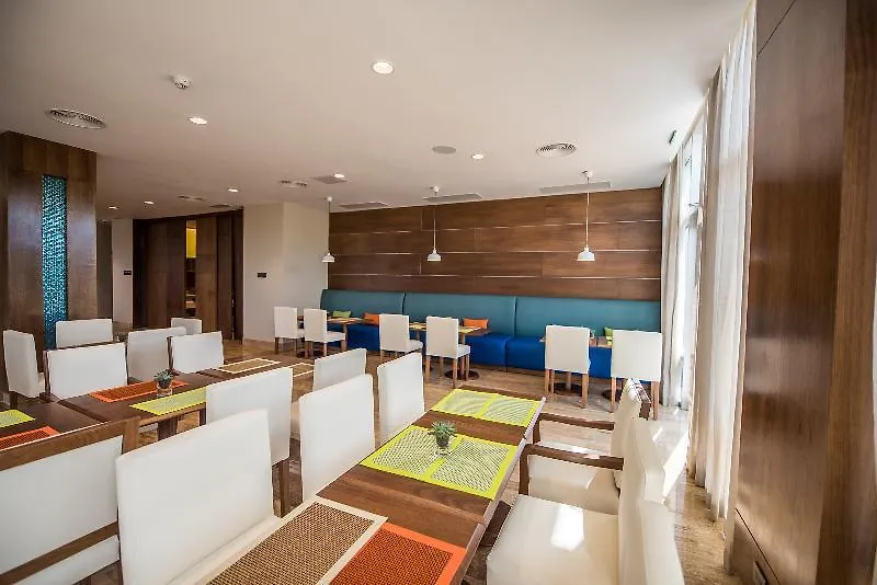 Hampton Inn Santo Domingo Airport La Caleta Hotel