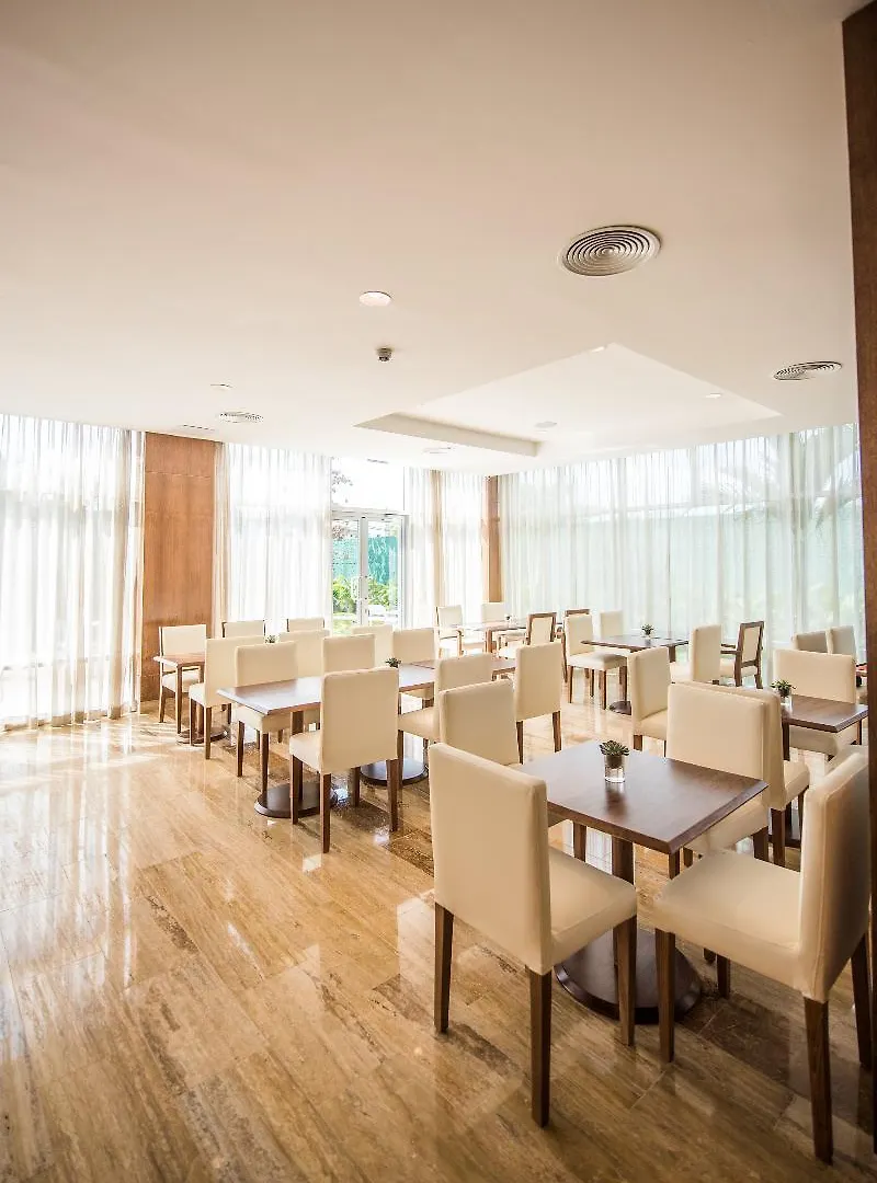 Hampton Inn Santo Domingo Airport La Caleta Hotel