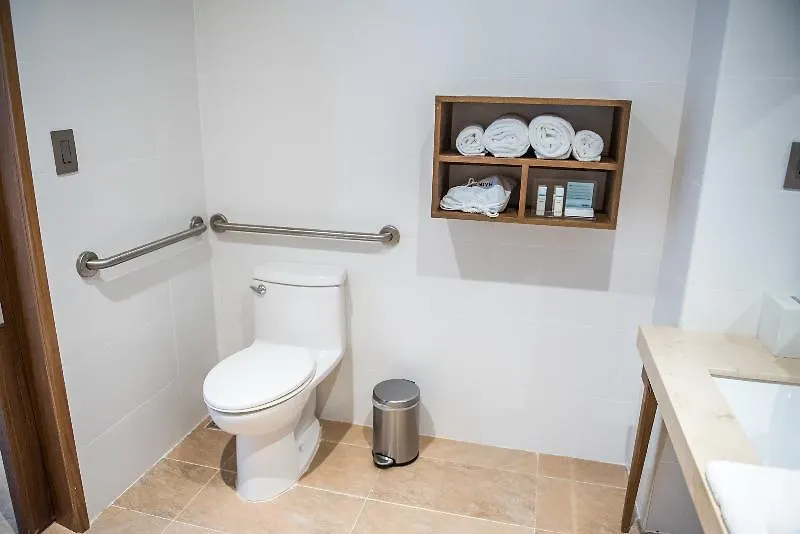 Hampton Inn Santo Domingo Airport La Caleta Hotel