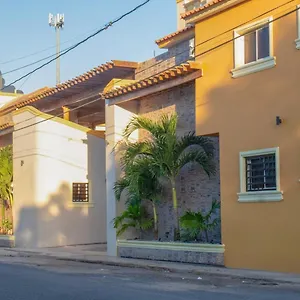 Hotel Diosamar Y, La Tentacion