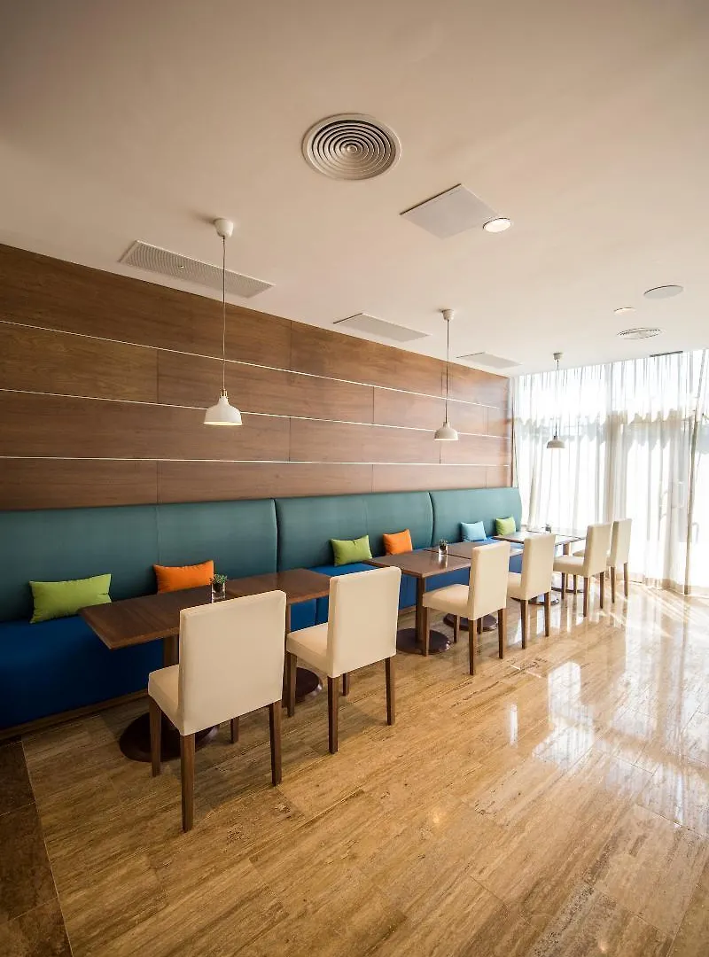 Hampton Inn Santo Domingo Airport La Caleta 2*,  Dominikánská republika