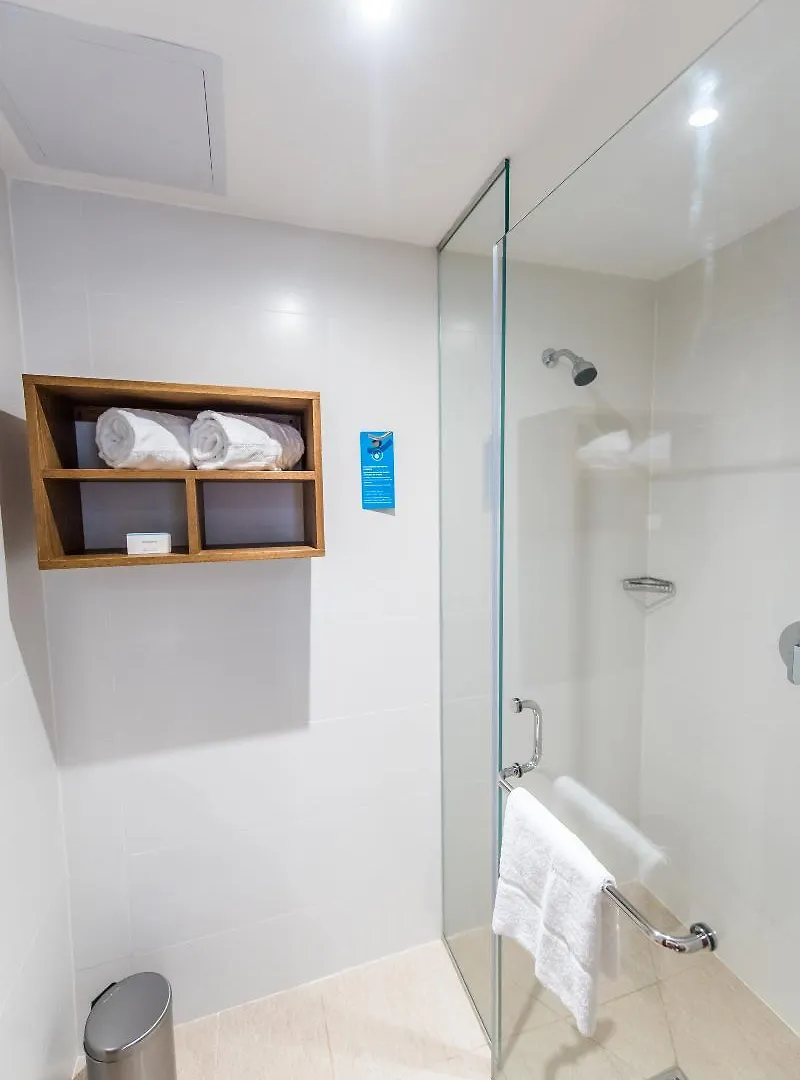 Hampton Inn Santo Domingo Airport La Caleta 2*,